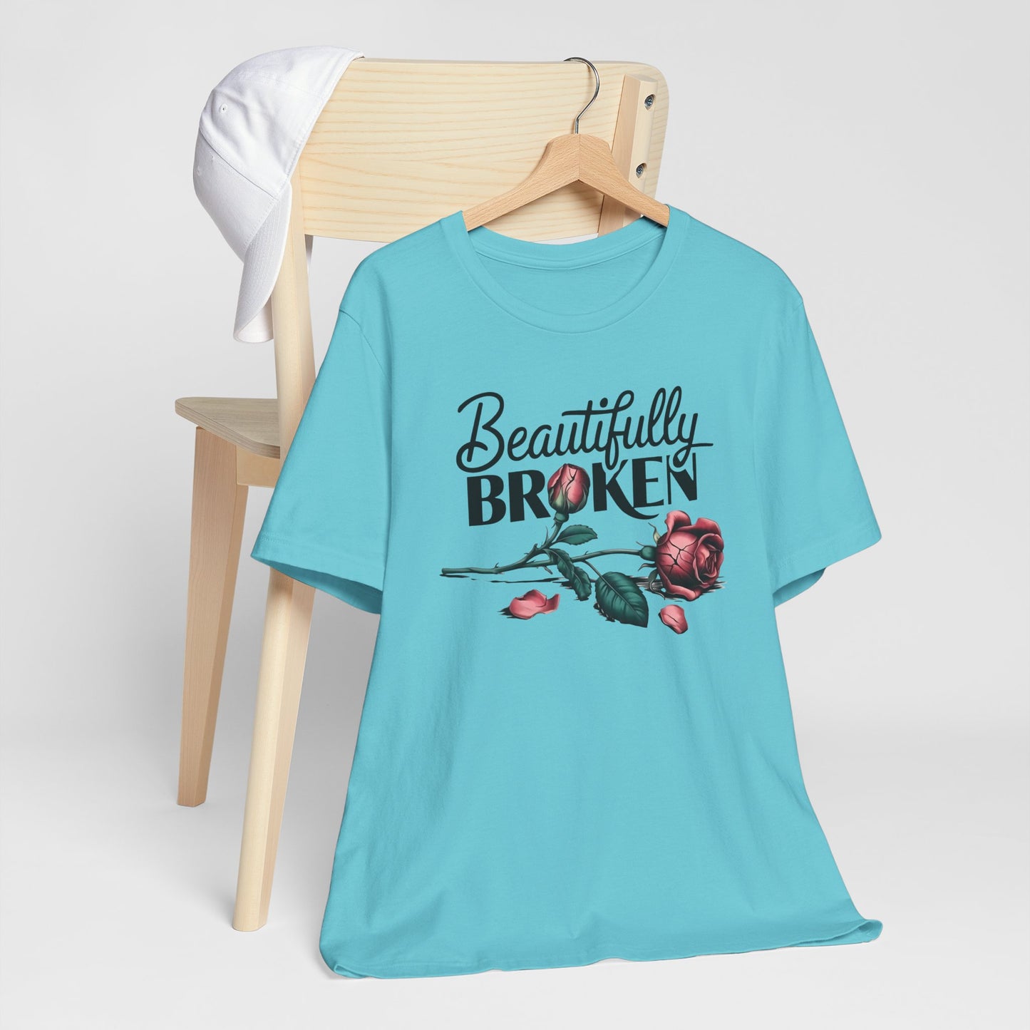 Camiseta Rosa “Beautifully Broken”: una camiseta empoderante con una elegancia suave