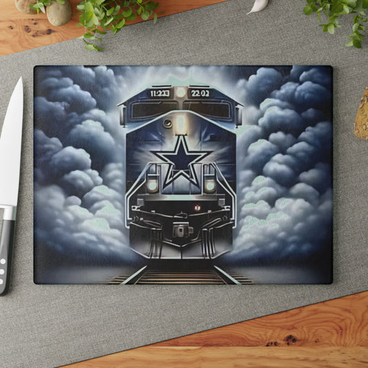 Tabla de cortar de vidrio Express azul y plateado: elegante detalle de cocina con diseño de tren