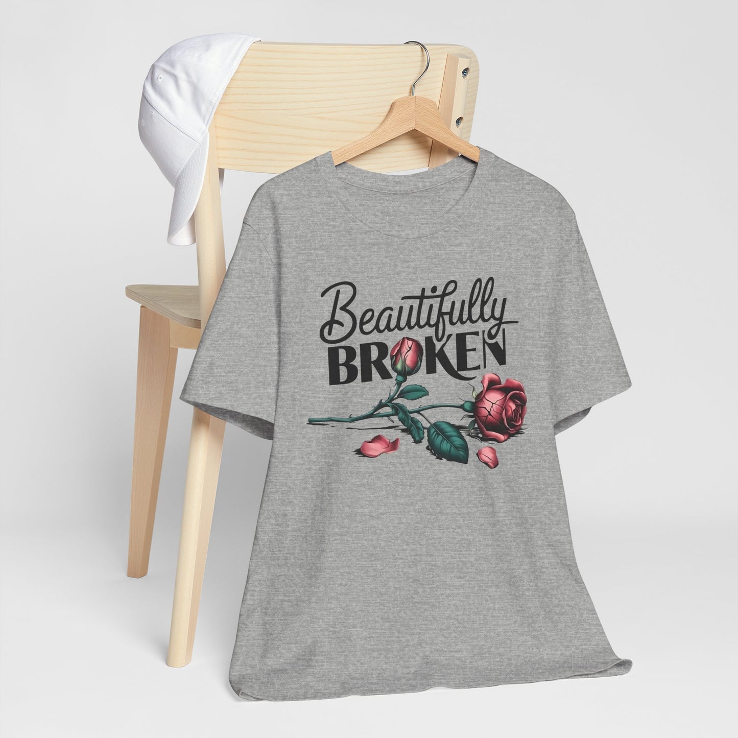 Camiseta Rosa “Beautifully Broken”: una camiseta empoderante con una elegancia suave