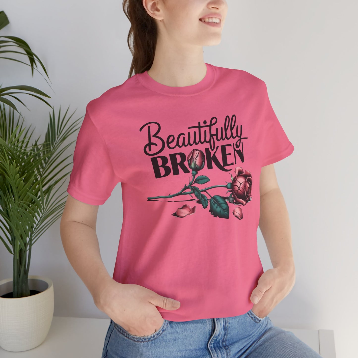 Camiseta Rosa “Beautifully Broken”: una camiseta empoderante con una elegancia suave