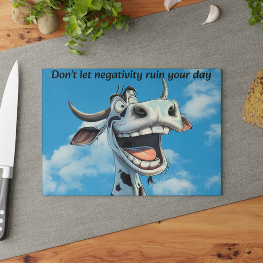 Tabla de cortar de vaca, decoración de cocina positiva, regalo de cocina, vaca en blanco y negro, tabla de cortar de vidrio, regalo para amantes de las vacas, encanto de cocina rústica