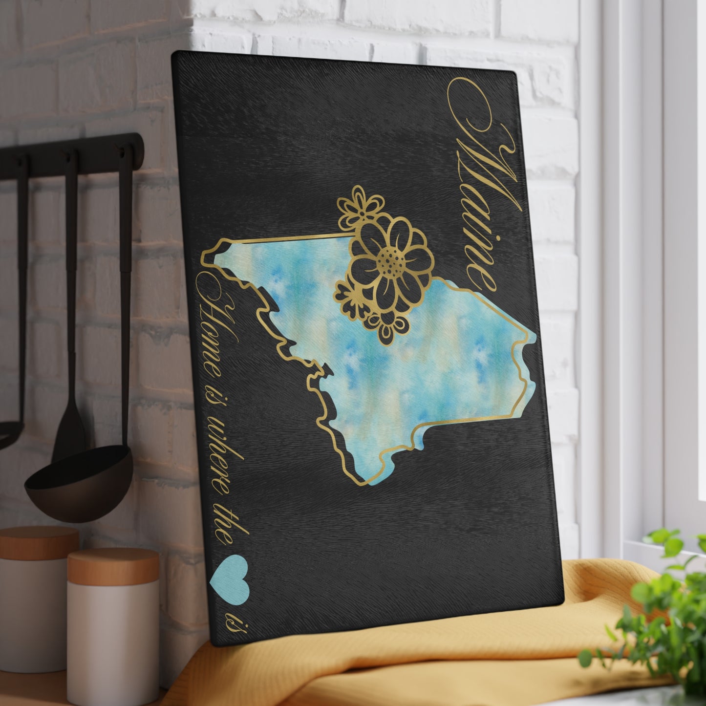 💙 Maine State Cutting Board – Coastal Skies & New England Charm