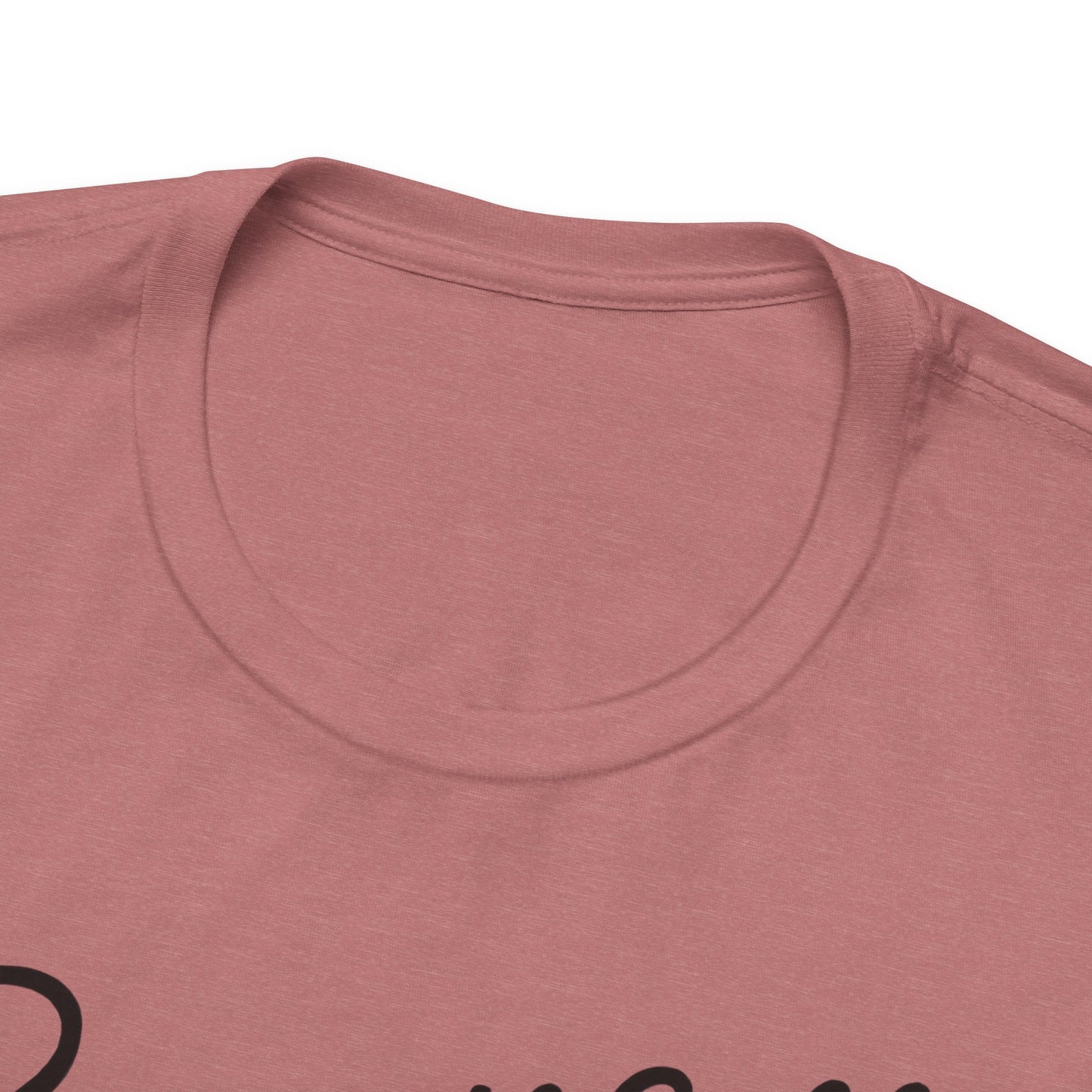 Camiseta Rosa “Beautifully Broken”: una camiseta empoderante con una elegancia suave