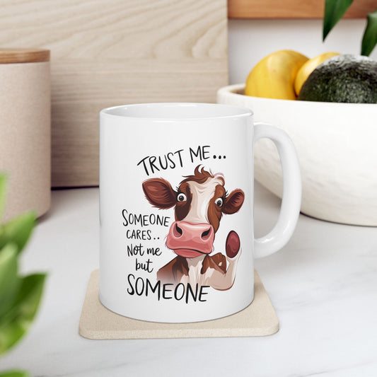 Confía en mí... No en mí, sino en alguien: divertida taza de vaca para almas sarcásticas ☕