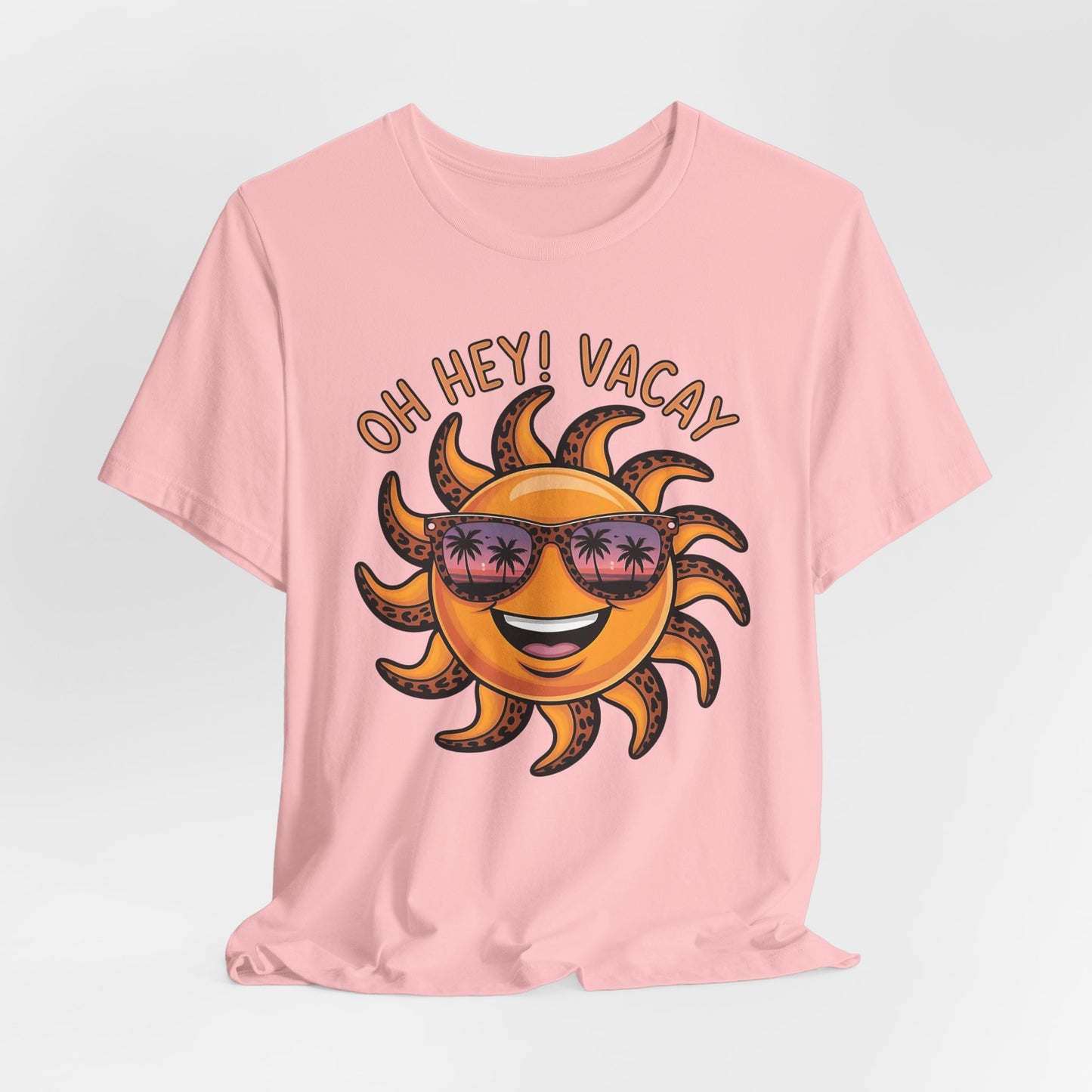 ☀️ ¡Hola! Camiseta de vacaciones – Sol sonriente con gafas de sol | Camiseta gráfica de verano para mujer