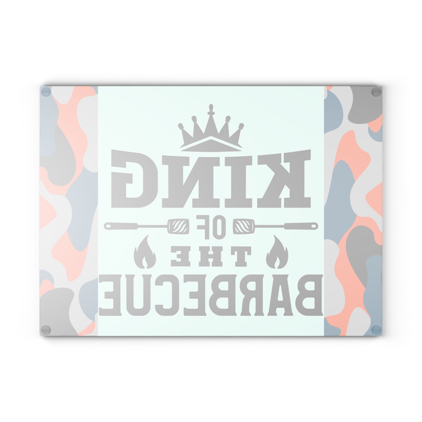 Tabla de cortar de vidrio KING OF THE BARBEQUE – Camuflaje con corona y espátulas 🍖