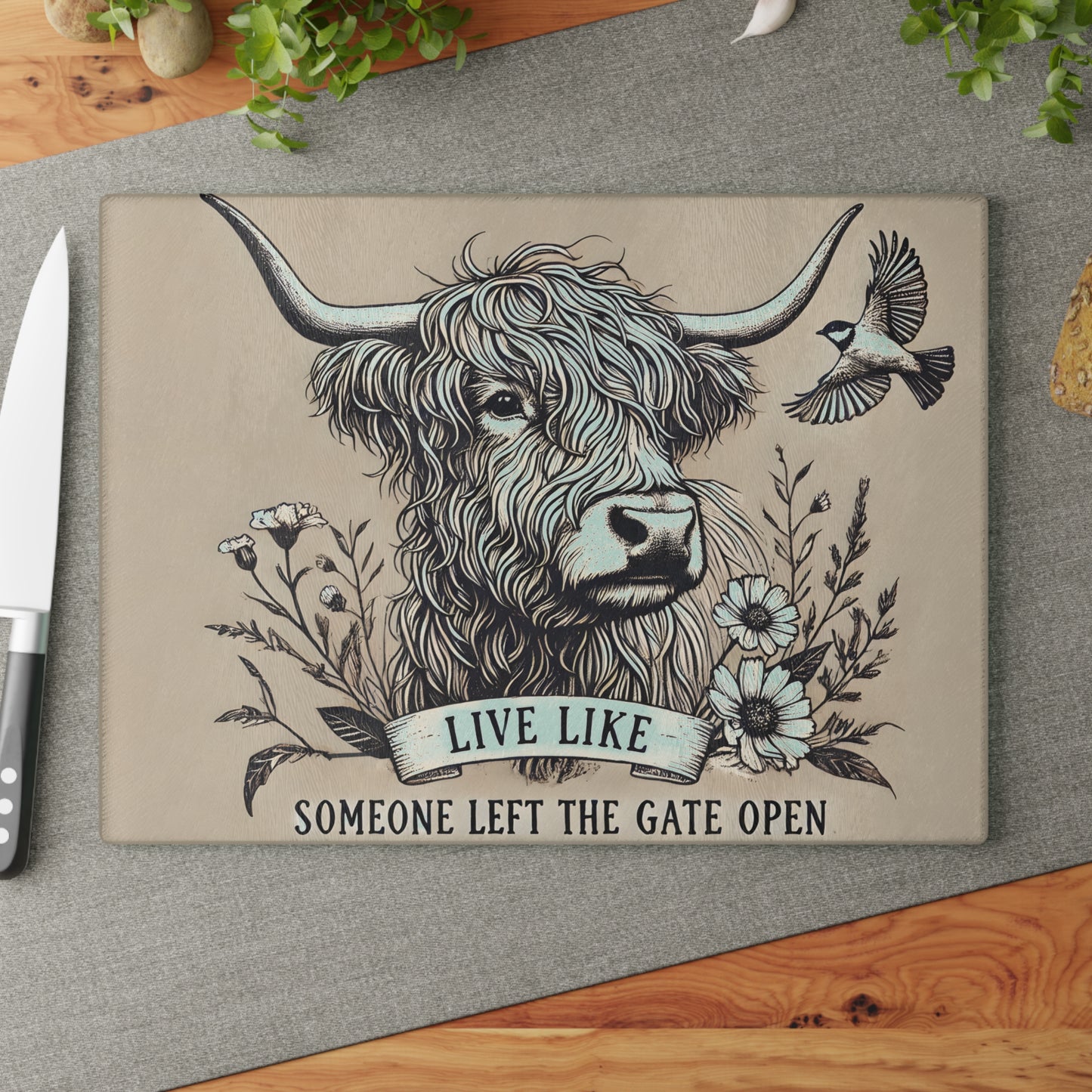 🐮 “Live Like Someone Left the Gate Open” Sketch Highland Cow Cutting Board – Rustic Farmhouse Charm for Your Kitchen