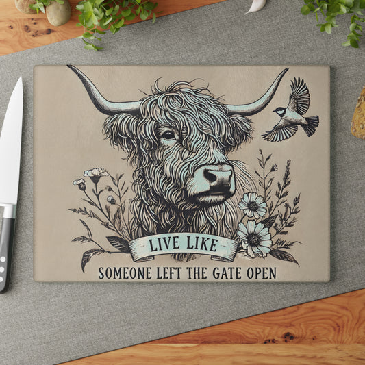 🐮 “Live Like Someone Left the Gate Open” Sketch Highland Cow Cutting Board – Rustic Farmhouse Charm for Your Kitchen