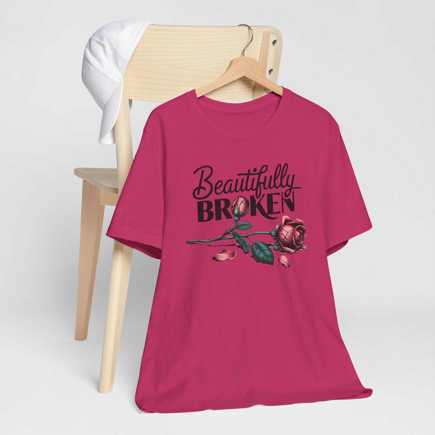 Camiseta Rosa “Beautifully Broken”: una camiseta empoderante con una elegancia suave