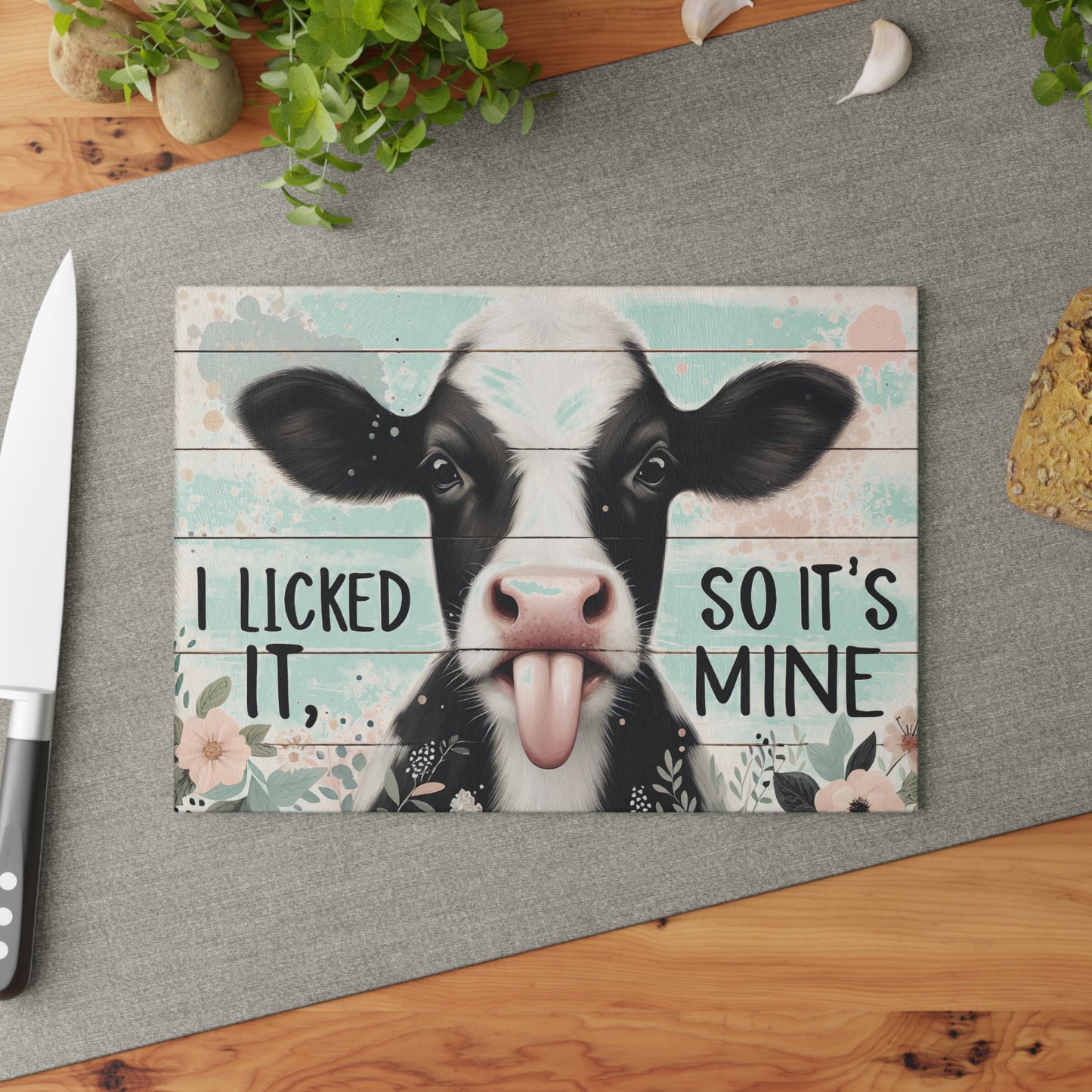 🐮🌸 I Licked It, So It’s Mine – Playful Cow Glass Cutting Board for Your Kitchen 🌸🐮