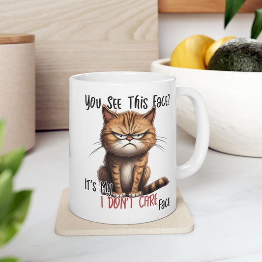 ¿Ves esta cara? – Taza de café "Me da igual" de Grouchy Cat ☕
