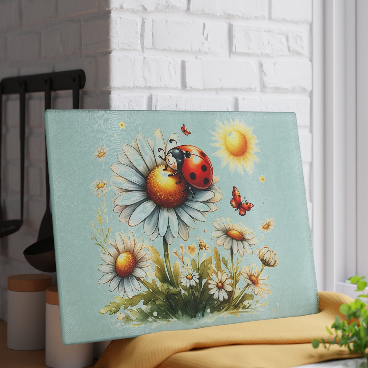 🌼🐞 Ladybug & Daisies Cutting Board – Cheerful Charm for Your Kitchen 🌞