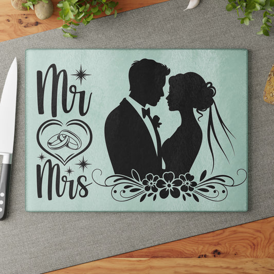 Tabla de cortar con silueta de menta para Sr. y Sra.: un romance elegante para tu cocina