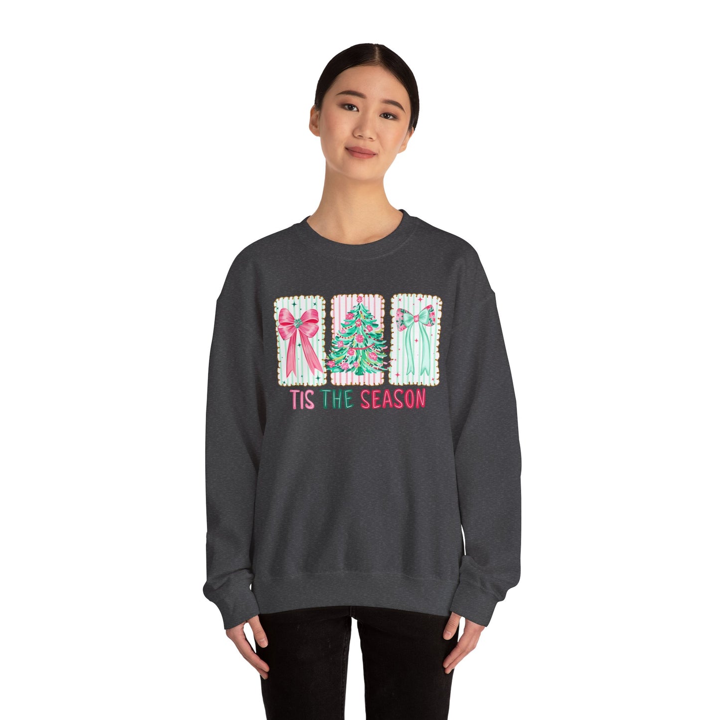 🎀🎄 ’Tis The Season Sweatshirt – Pastel Bows & Merry Tree Vibes ✨☃️