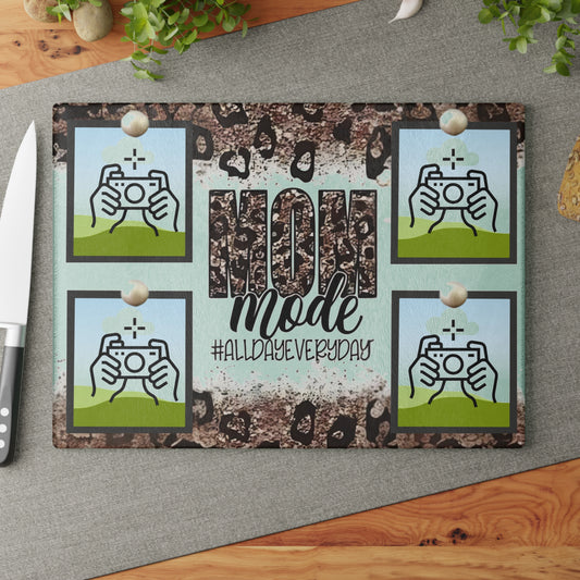 Tabla de cortar con foto "Mom Mode" – Cocina personalizada con estampado de leopardo
