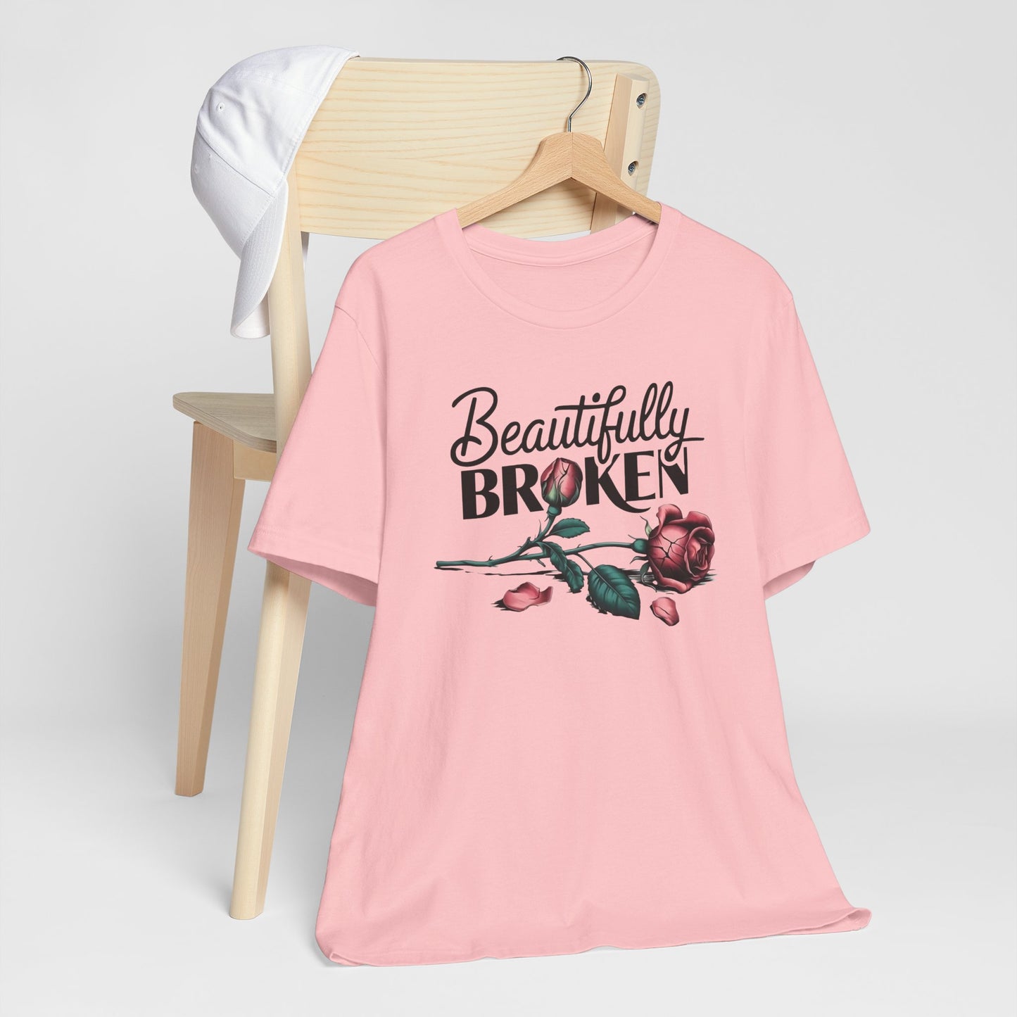 Camiseta Rosa “Beautifully Broken”: una camiseta empoderante con una elegancia suave