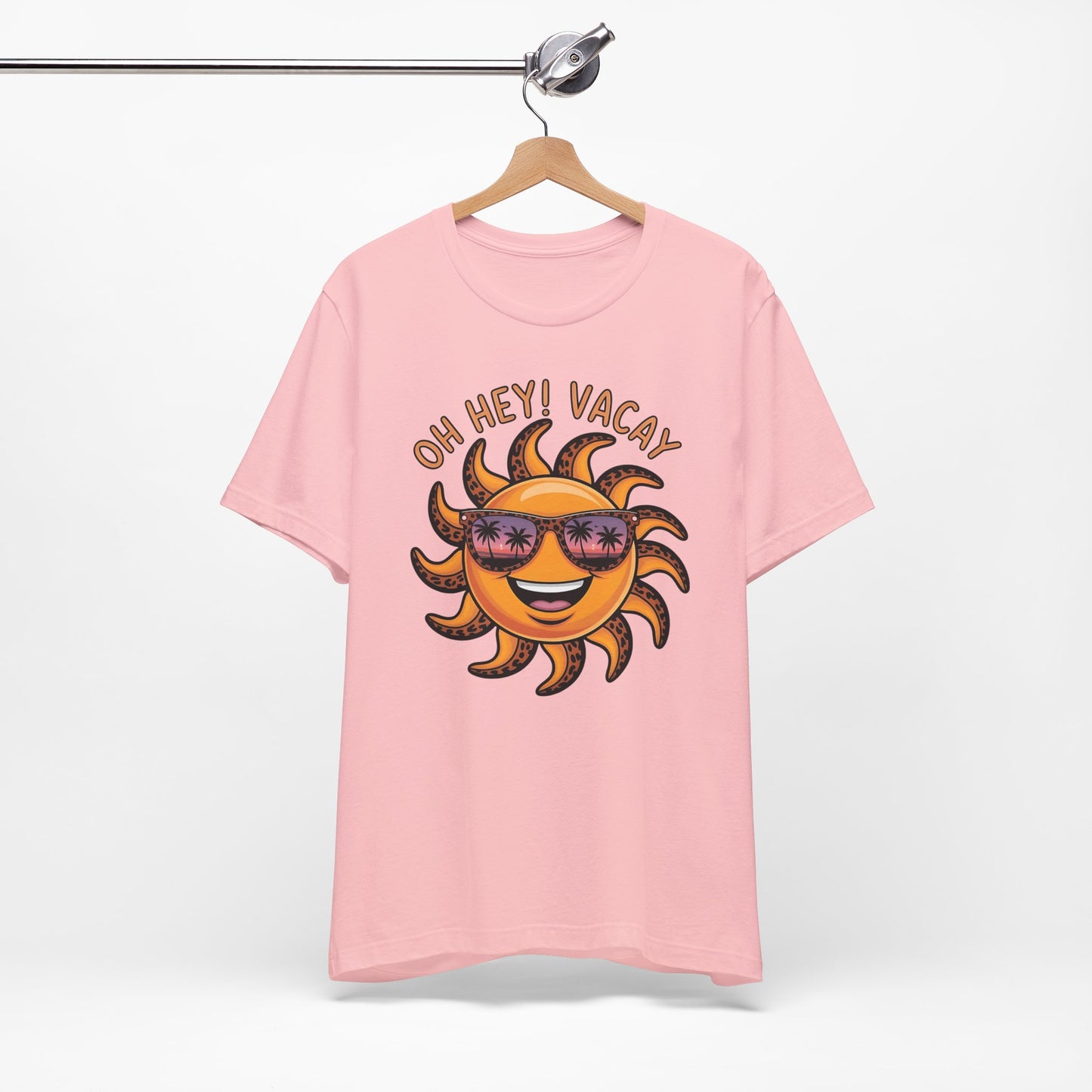 ☀️ ¡Hola! Camiseta de vacaciones – Sol sonriente con gafas de sol | Camiseta gráfica de verano para mujer