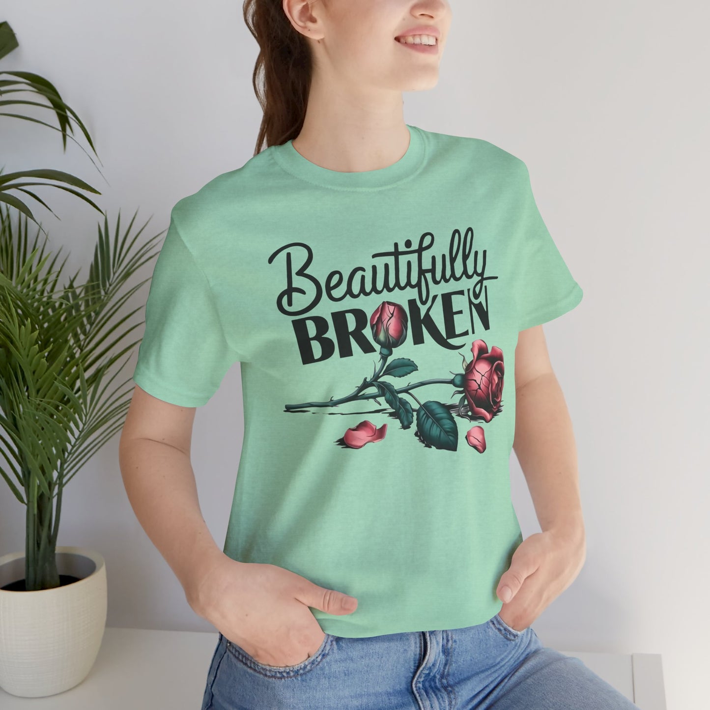 Camiseta Rosa “Beautifully Broken”: una camiseta empoderante con una elegancia suave