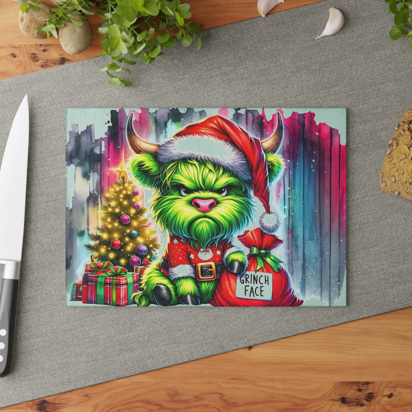 Green Holiday Highland Pup Cutting Board – Festive Christmas Kitchen Art