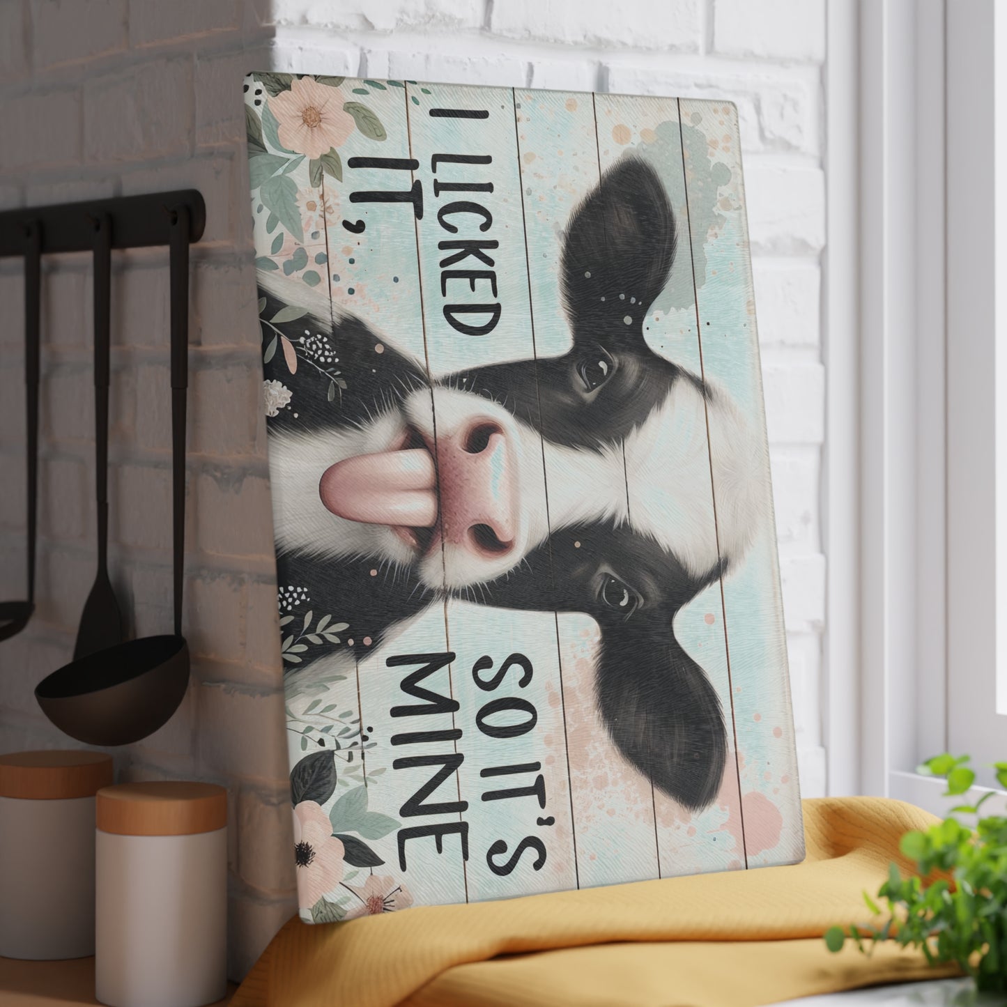 🐮🌸 I Licked It, So It’s Mine – Playful Cow Glass Cutting Board for Your Kitchen 🌸🐮