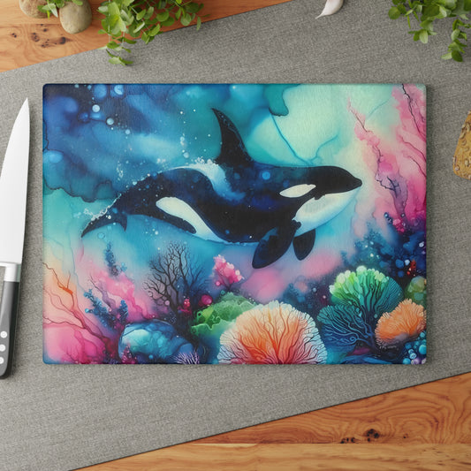 Tabla de cortar de vidrio con orca en acuarela: arte submarino vibrante para hogares amantes del océano