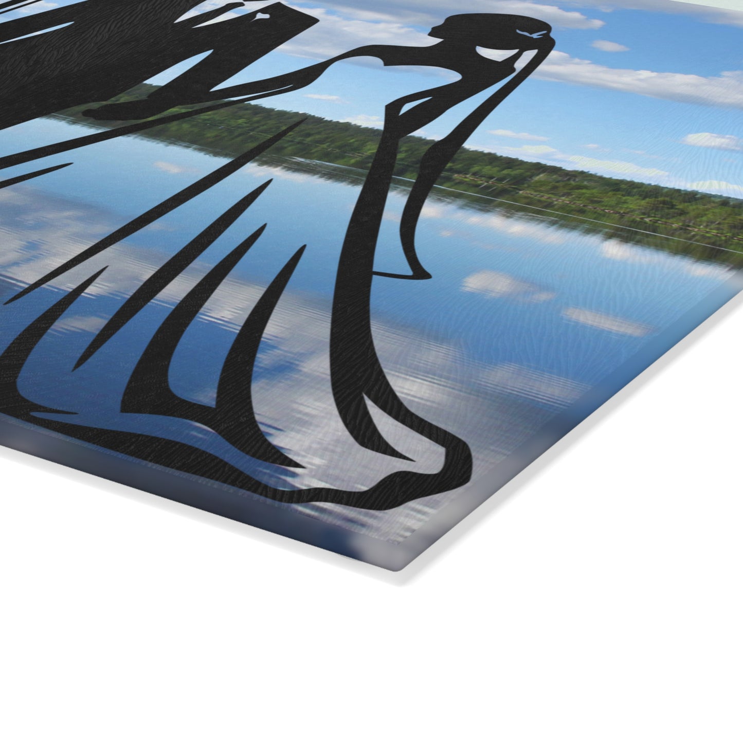 Tabla de cortar "Reflejos del Sr. y la Sra. en el lago": regalo de boda personalizado con un encanto inspirado en la naturaleza