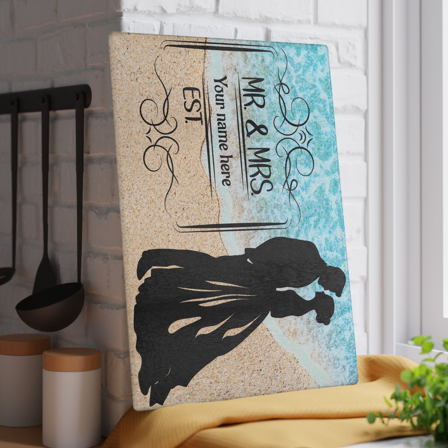 Tabla de cortar "Sr. y Sra. Coastal Romance": regalo de boda personalizado con nombre y año