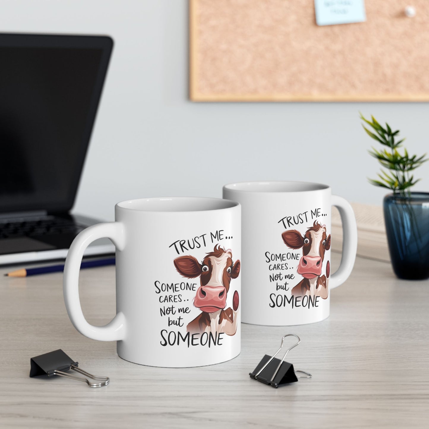 Confía en mí... No en mí, sino en alguien: divertida taza de vaca para almas sarcásticas ☕
