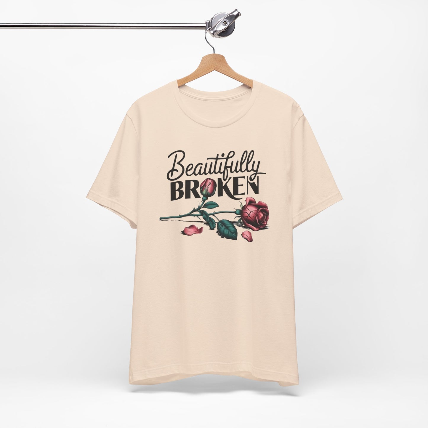 Camiseta Rosa “Beautifully Broken”: una camiseta empoderante con una elegancia suave