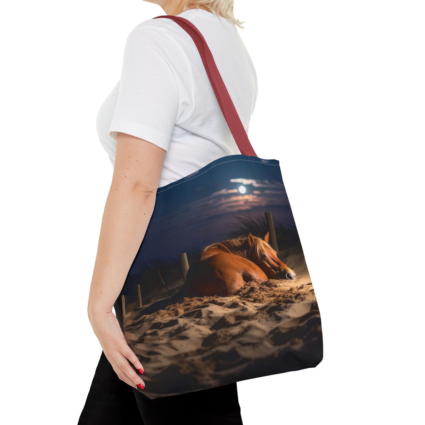 Bolsa de tela "Caballo durmiendo en la playa bajo la luz de la luna": una escapada serena a cada paso