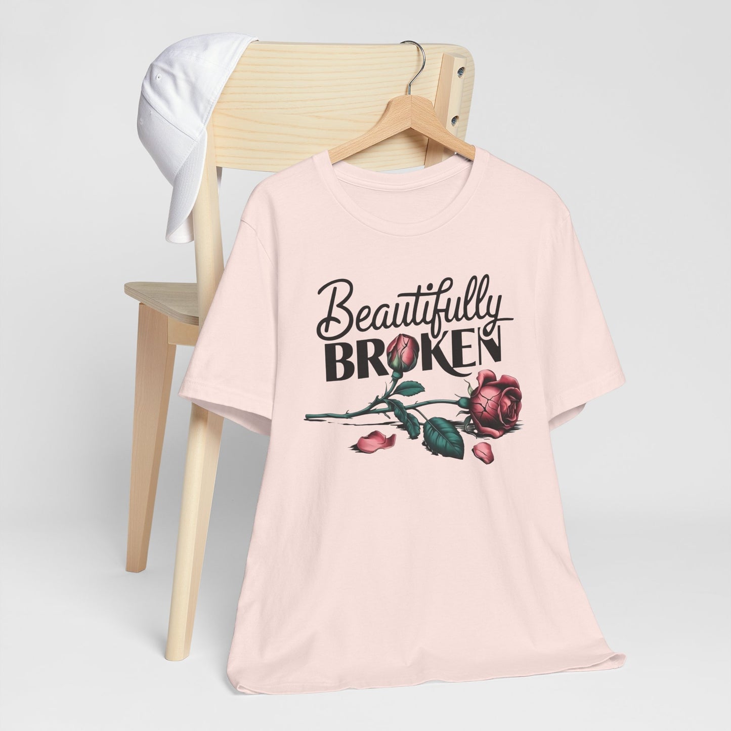 Camiseta Rosa “Beautifully Broken”: una camiseta empoderante con una elegancia suave