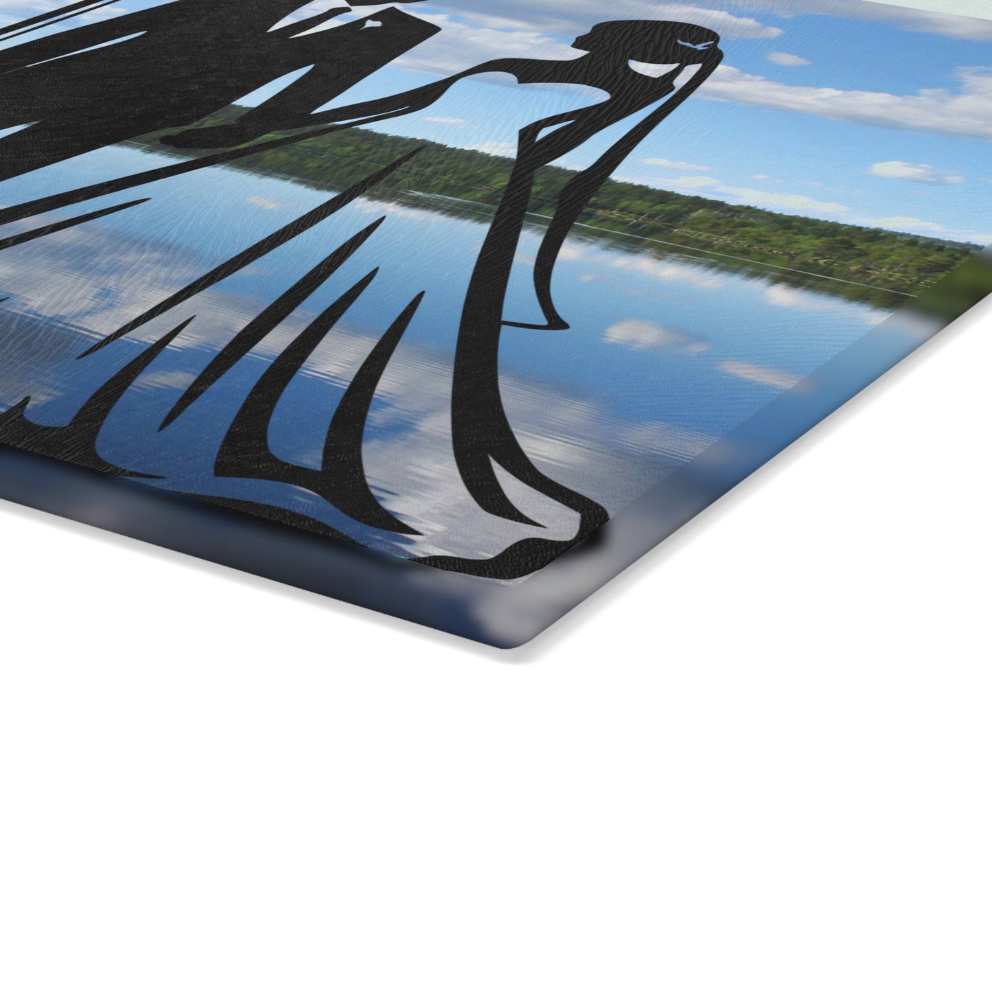 Tabla de cortar "Reflejos del Sr. y la Sra. en el lago": regalo de boda personalizado con un encanto inspirado en la naturaleza