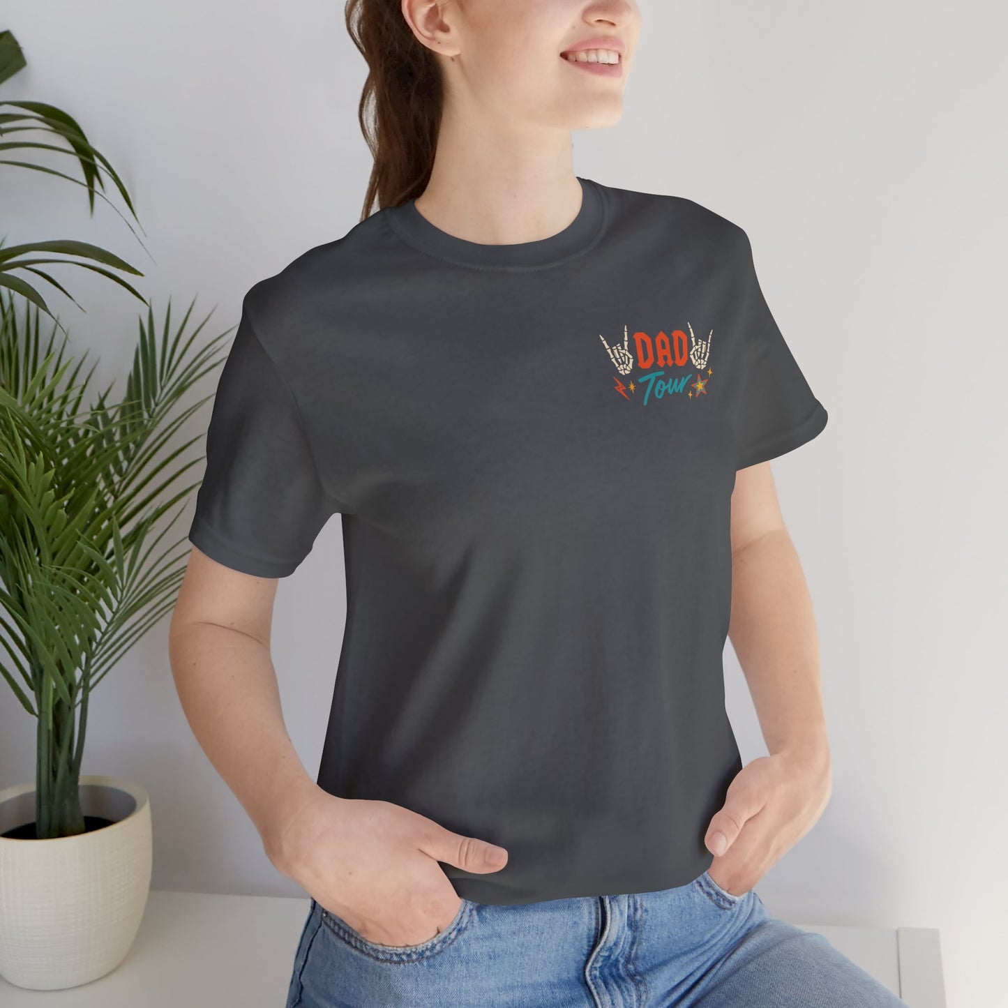 🎤 DAD TOUR – Camiseta divertida para papá inspirada en un concierto