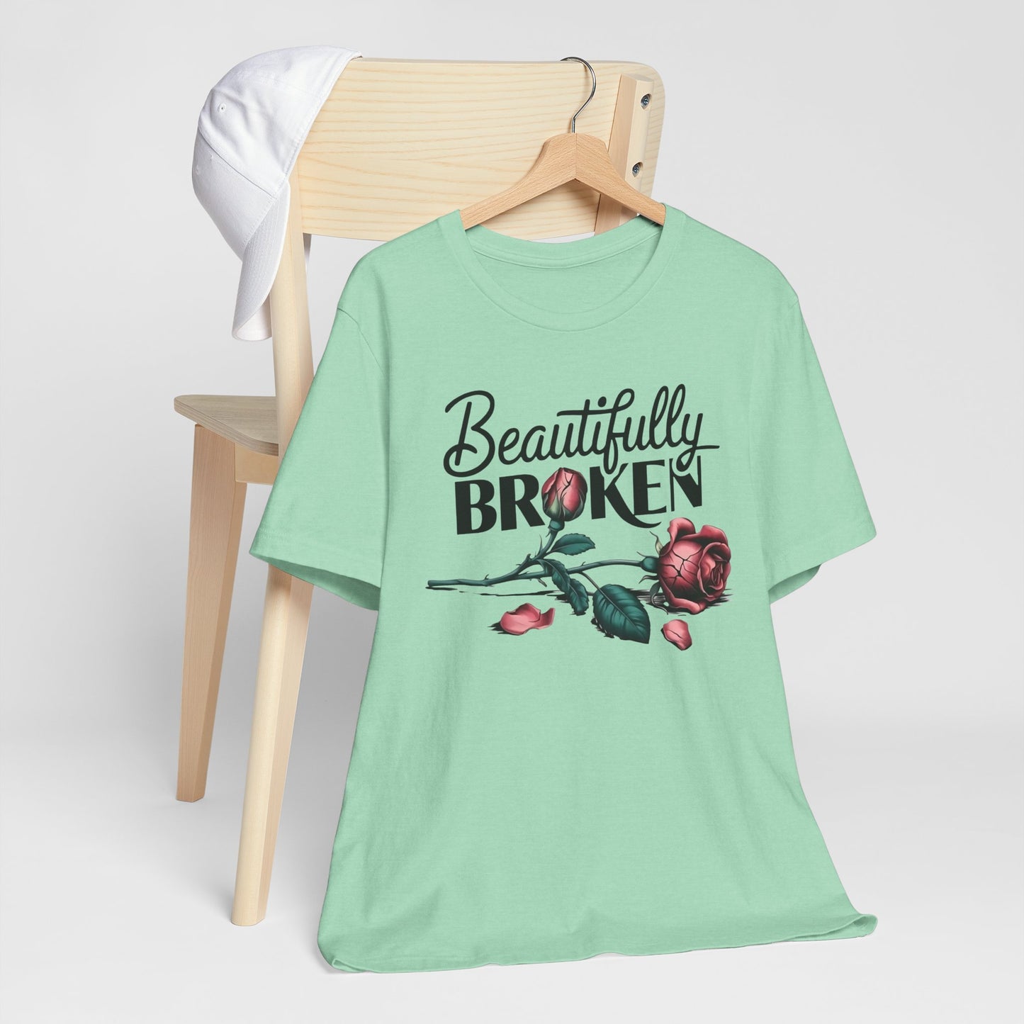Camiseta Rosa “Beautifully Broken”: una camiseta empoderante con una elegancia suave