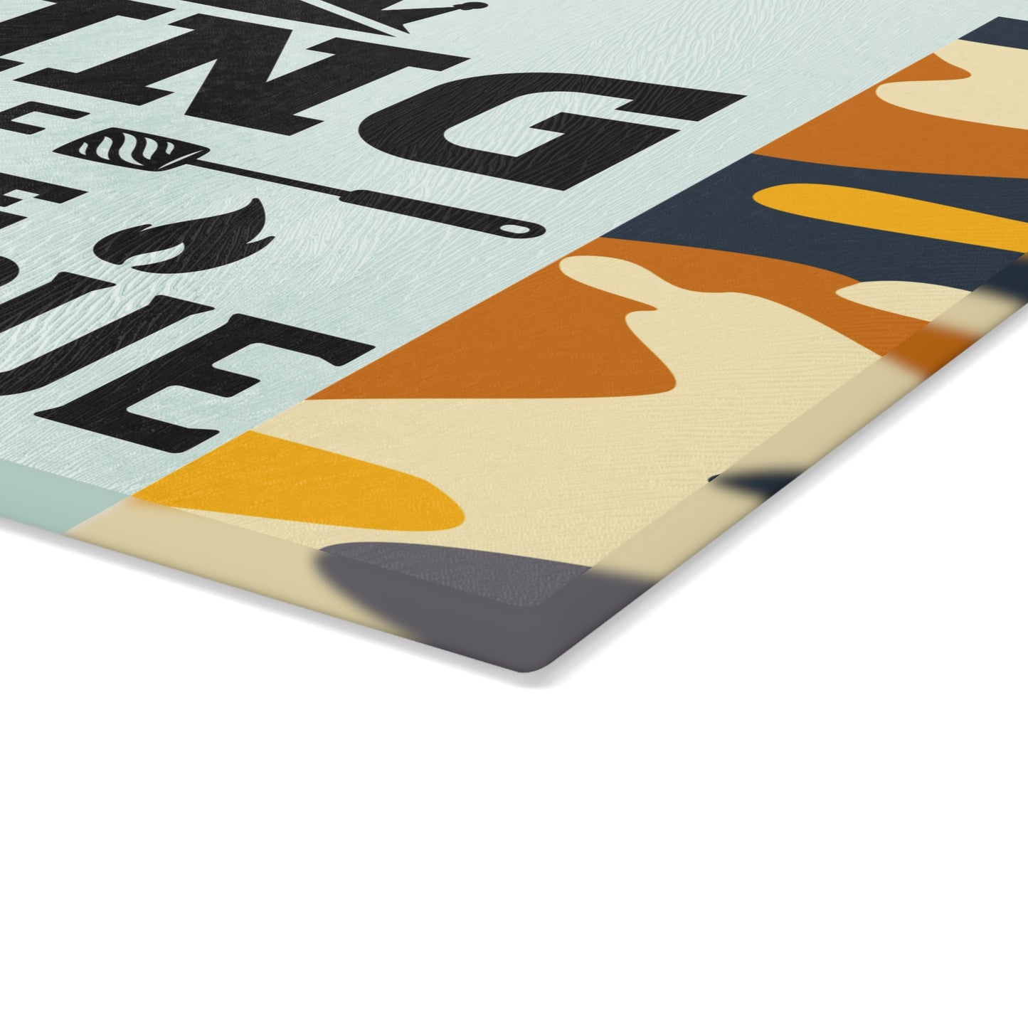 Tabla de cortar de vidrio KING OF THE BARBEQUE – Camuflaje con corona y espátulas 🍖