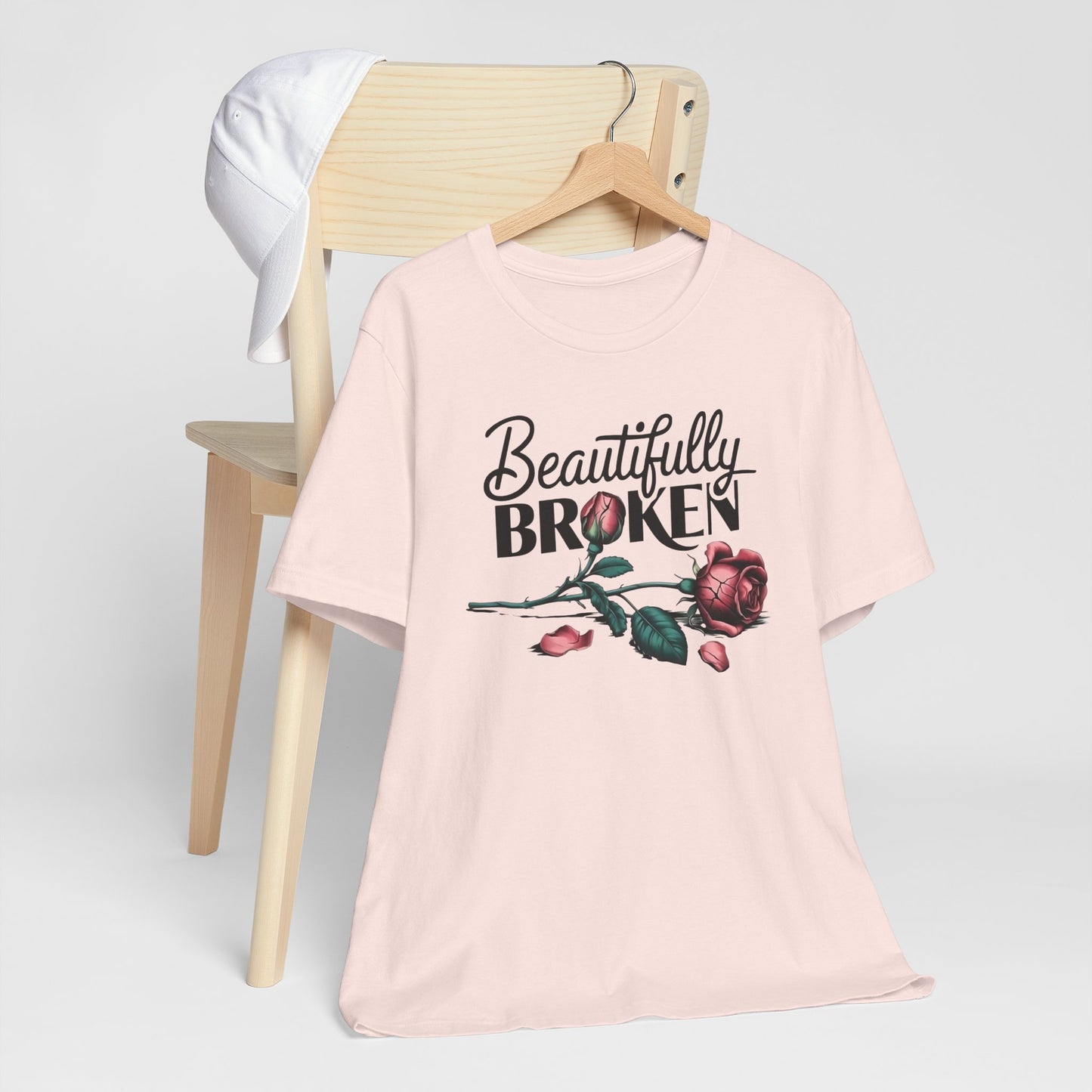 Camiseta Rosa “Beautifully Broken”: una camiseta empoderante con una elegancia suave