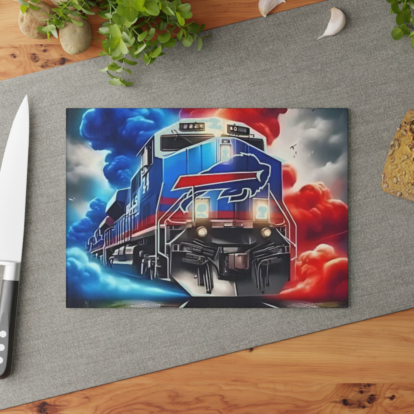 Tabla de cortar de vidrio Express en rojo y azul marino: arte de tren resistente para cocinas clásicas y audaces