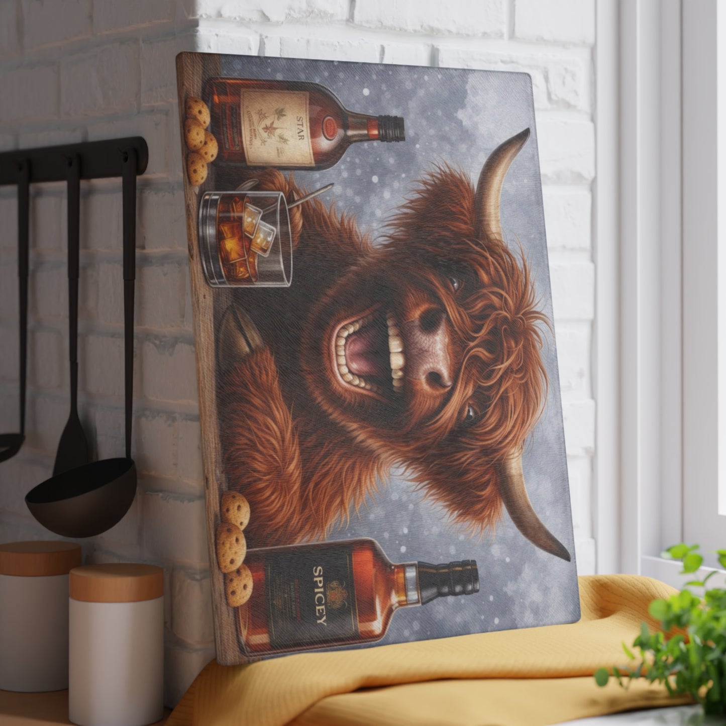 Laughing Highland Cow Bar Glass Cutting Board – Playful Farm Humor Art with Cozy Pub Style