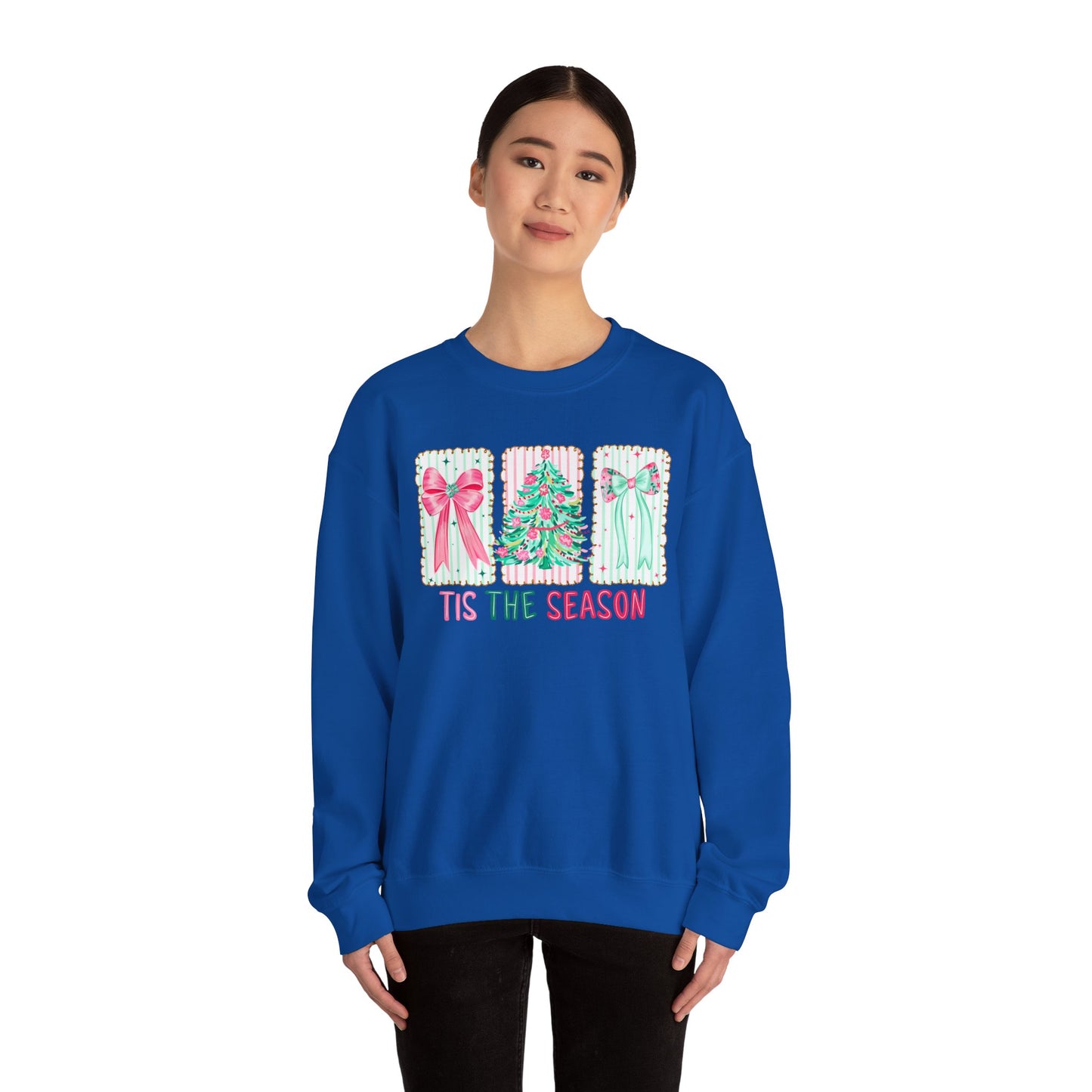 🎀🎄 ’Tis The Season Sweatshirt – Pastel Bows & Merry Tree Vibes ✨☃️