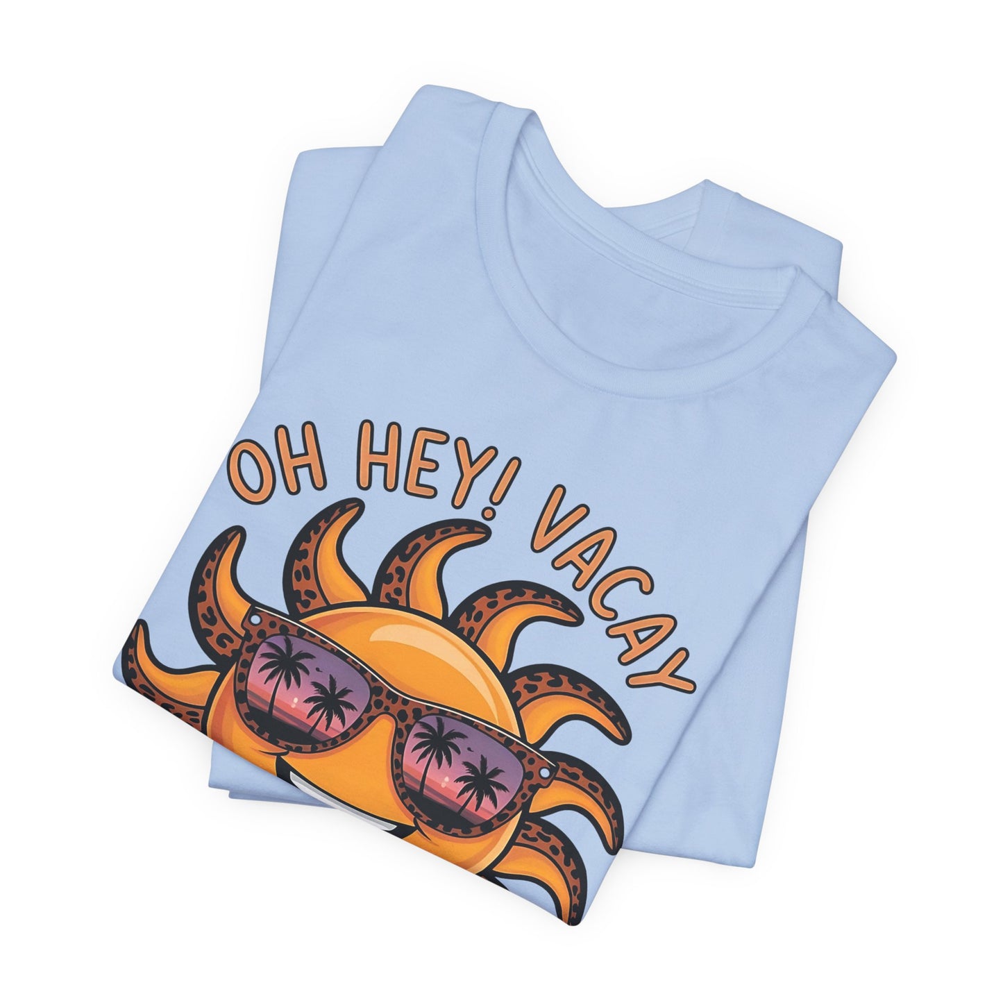 ☀️ ¡Hola! Camiseta de vacaciones – Sol sonriente con gafas de sol | Camiseta gráfica de verano para mujer