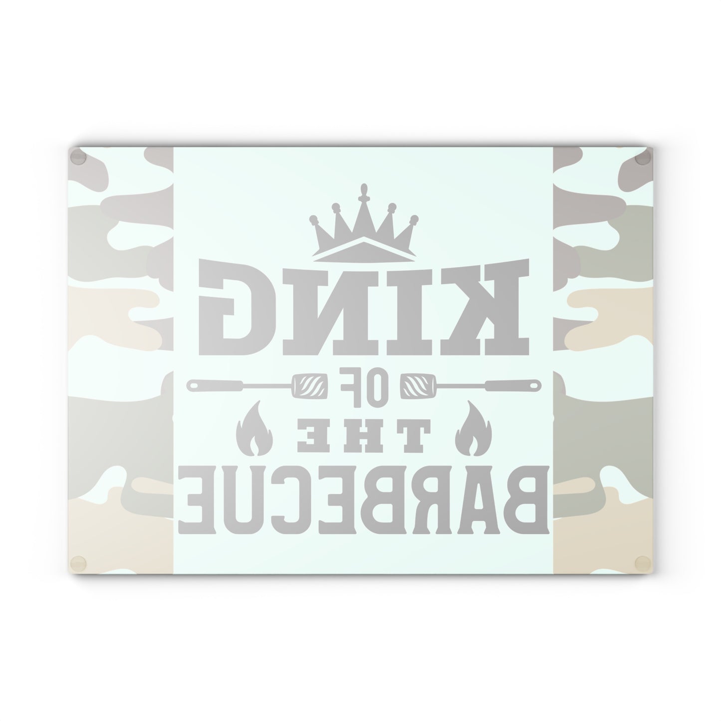 Tabla de cortar de vidrio KING OF THE BARBEQUE – Camuflaje con corona y espátulas 🍖