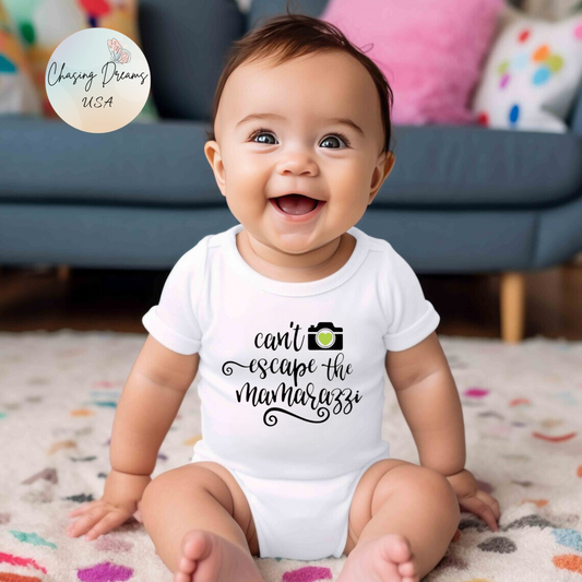 Body de bebé "No puedes escapar de Mamarazzi" - Diseño de cámara y corazón