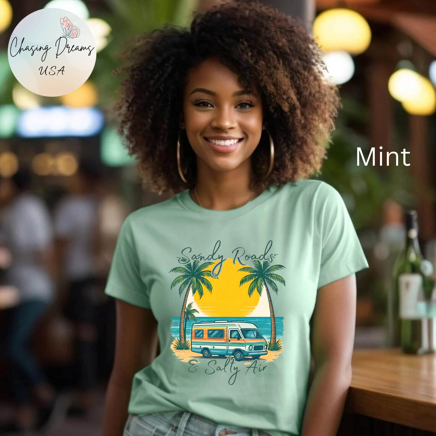 Camiseta Sandy Roads &amp; Salty Air: Camisa playera ligera para mujer para días costeros y ambiente veraniego.