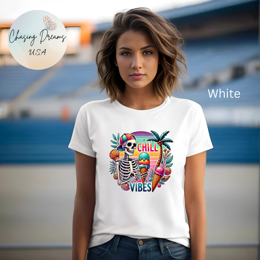 Camiseta Chill Vibes – Esqueleto con helado | Camiseta retro divertida de verano (solo blanca)