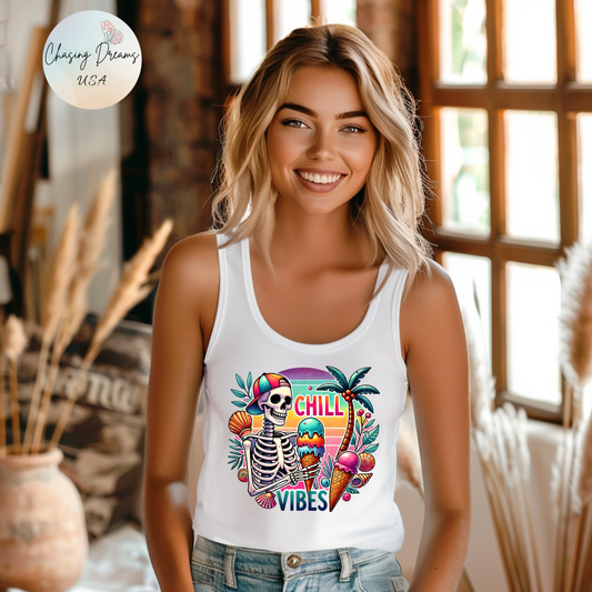 Camiseta de tirantes con espalda nadadora Summer Vibes: Diseño tropical brillante con palmeras y puesta de sol | Camiseta ligera para mujer | Solo en blanco