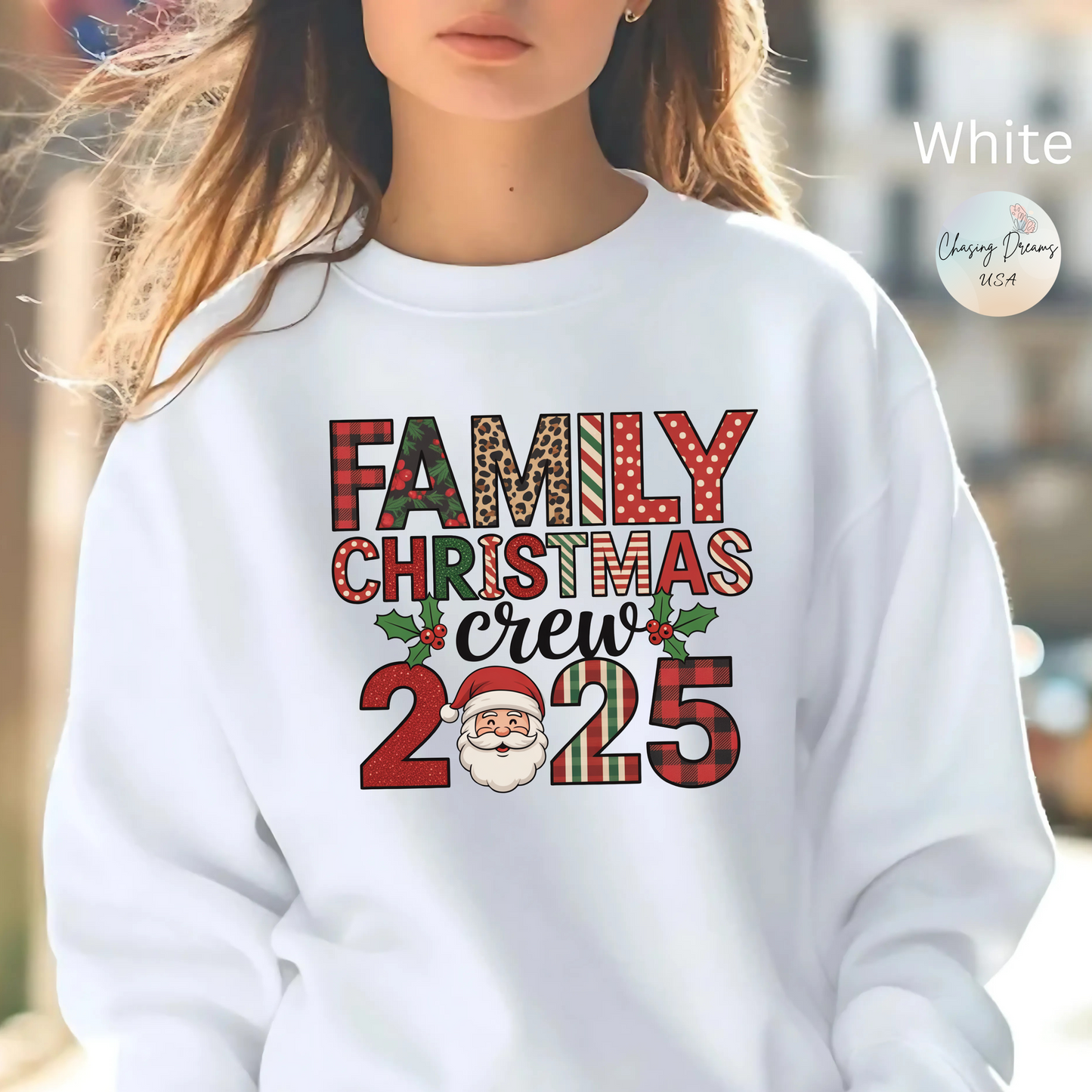 🎄👨‍👩‍👧‍👦 Family Christmas Crew 2025 Sweatshirt – Celebrate the Holidays Together 🎅✨