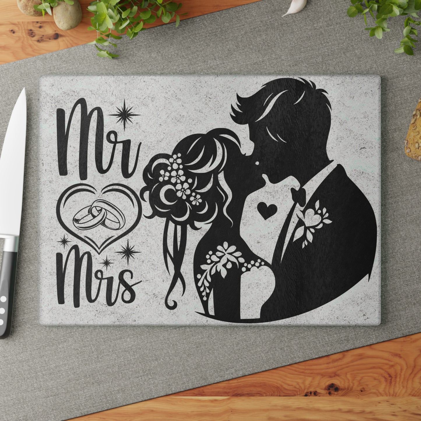 Tabla de cortar para boda de Sr. y Sra.: un elegante romance playero para tu cocina