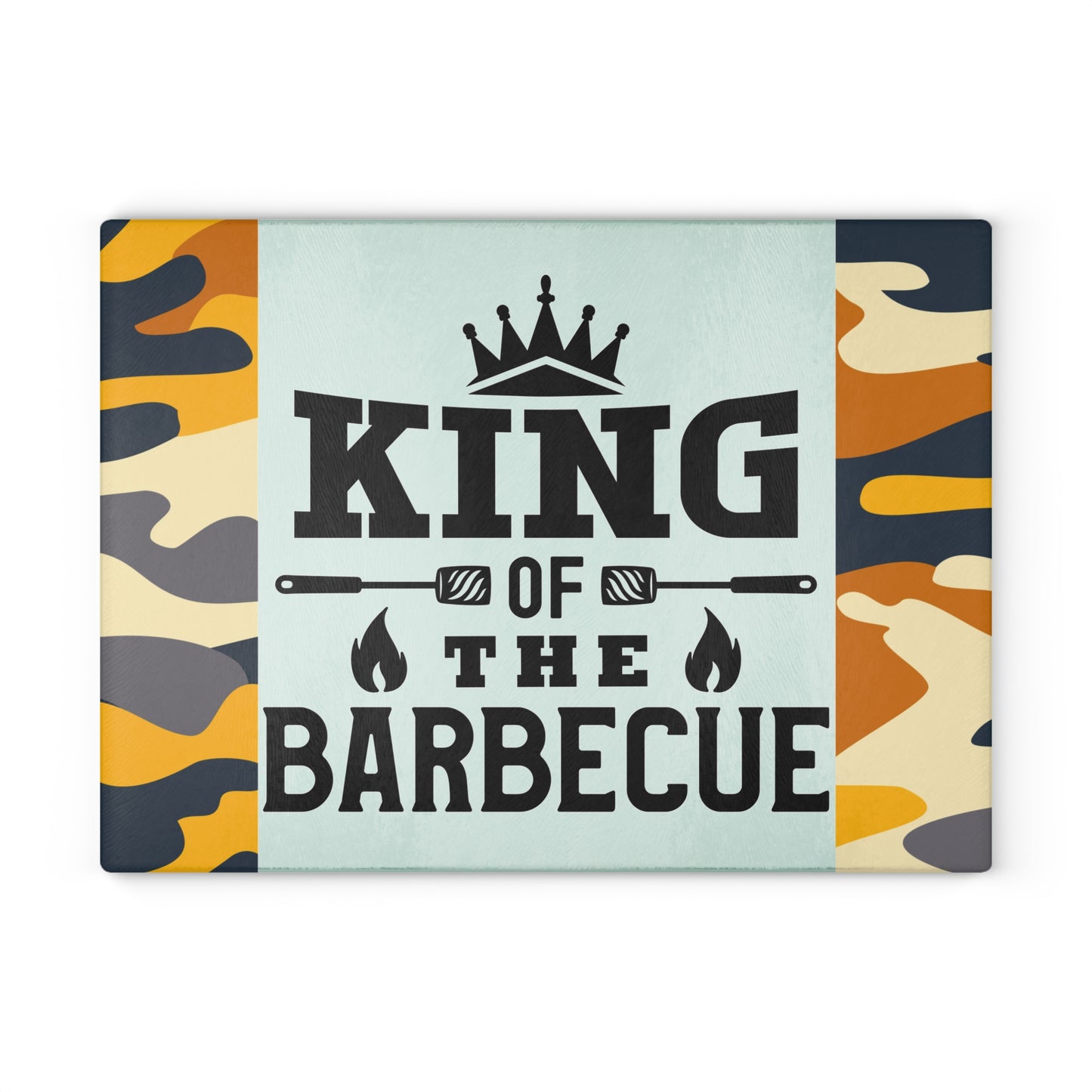 Tabla de cortar de vidrio KING OF THE BARBEQUE – Camuflaje con corona y espátulas 🍖