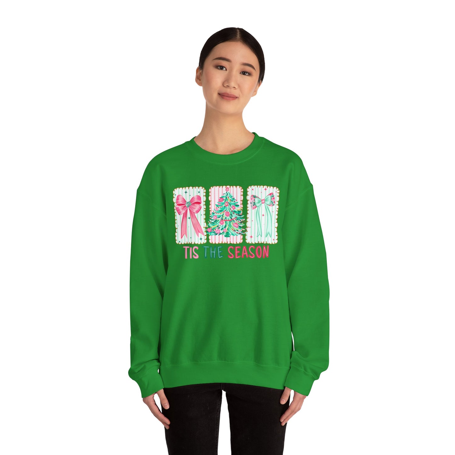 🎀🎄 ’Tis The Season Sweatshirt – Pastel Bows & Merry Tree Vibes ✨☃️