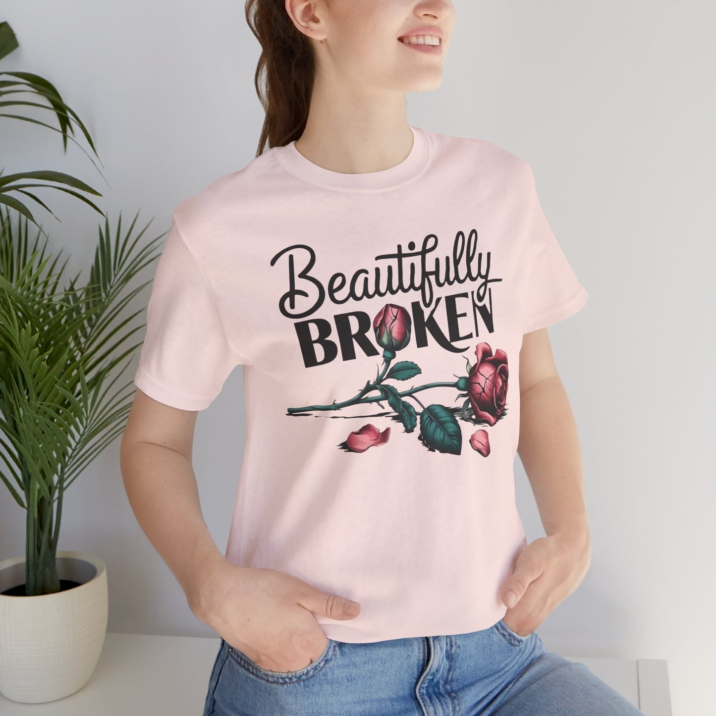 Camiseta Rosa “Beautifully Broken”: una camiseta empoderante con una elegancia suave